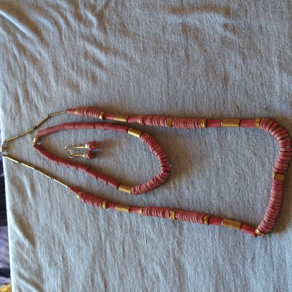 Necklaces and Earrings Set. Pink rock.